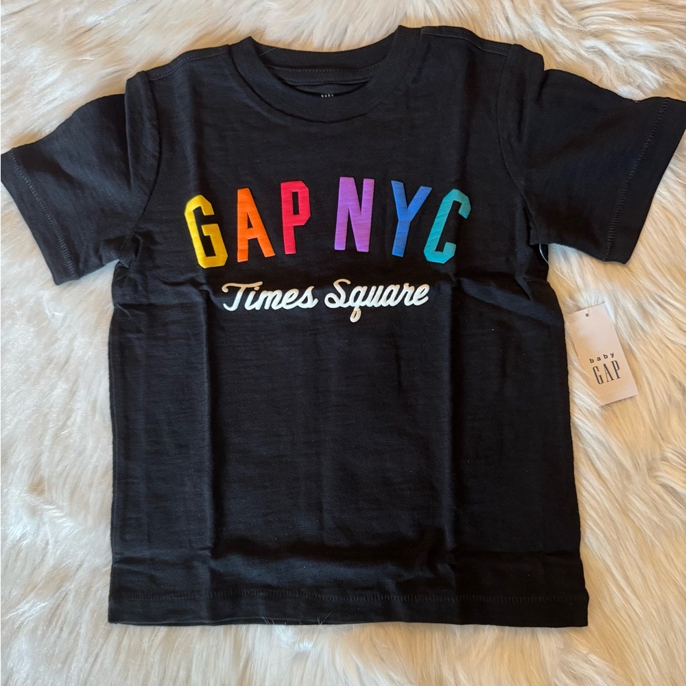 GAP Black and Yellow Short Sleeve Tees